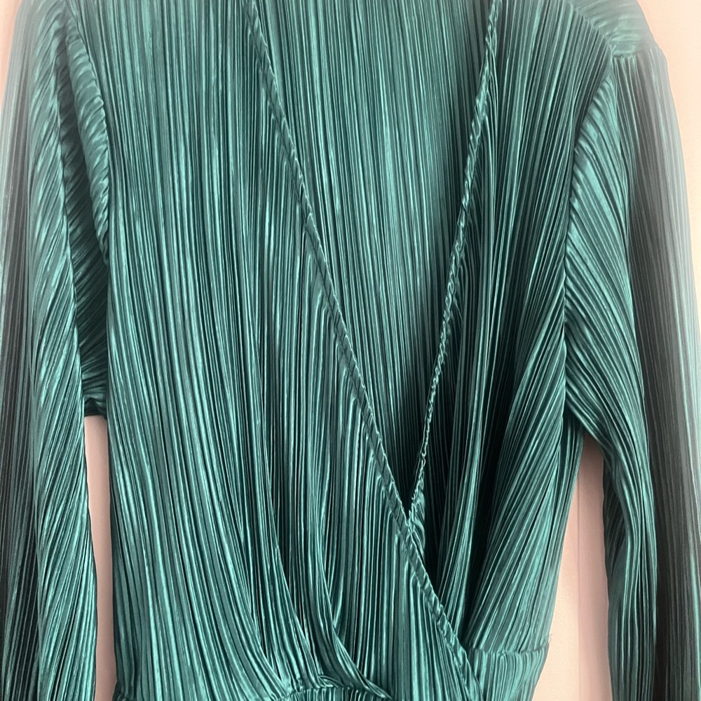 Elegant Teal Pleated Dress - Picture 5 of 10
